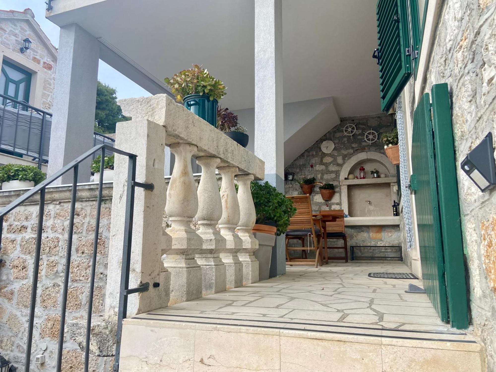 Apartment Simon - Old Stone Charm, Central Bol Life Esterno foto
