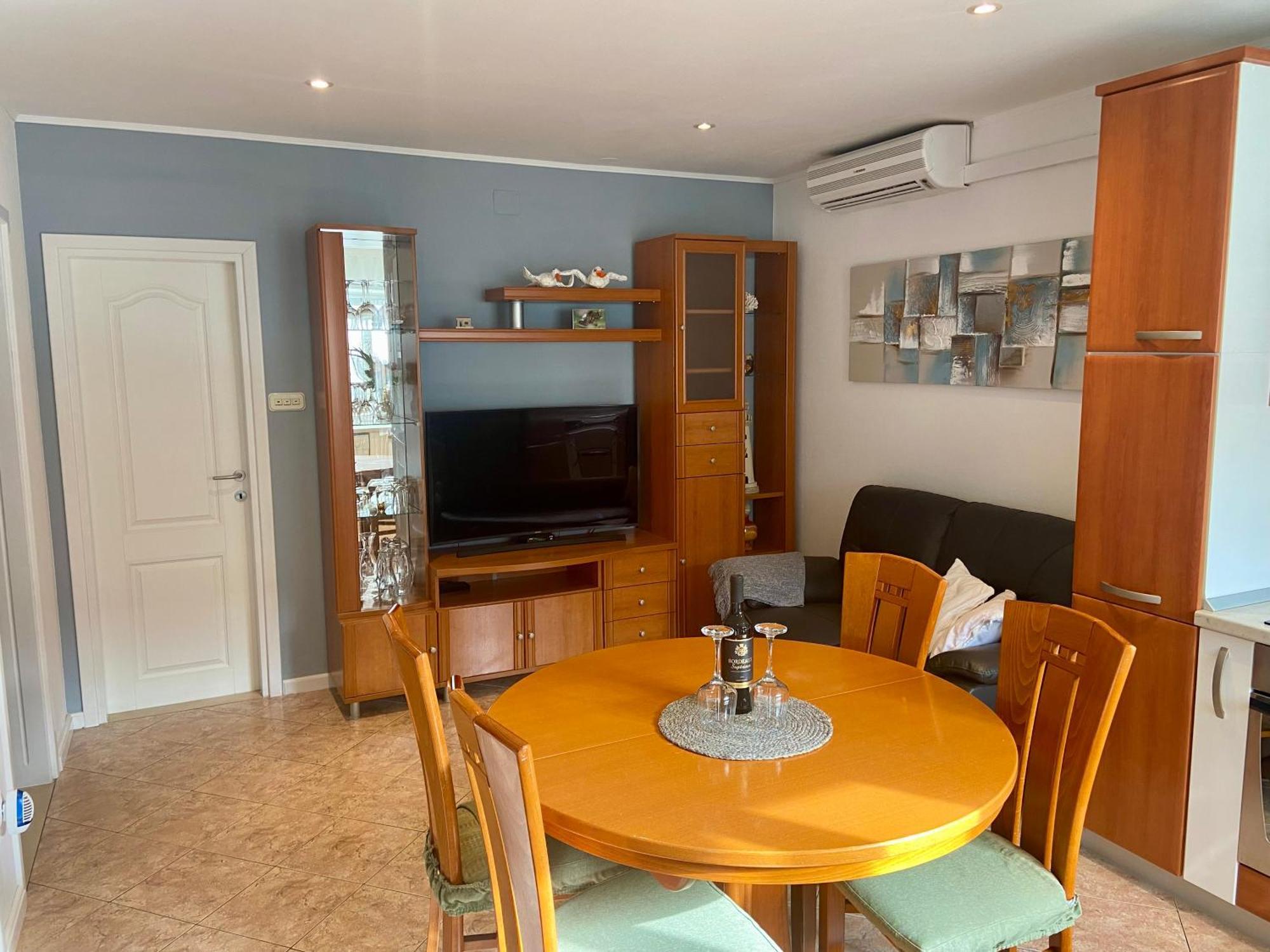 Apartment Simon - Old Stone Charm, Central Bol Life Esterno foto