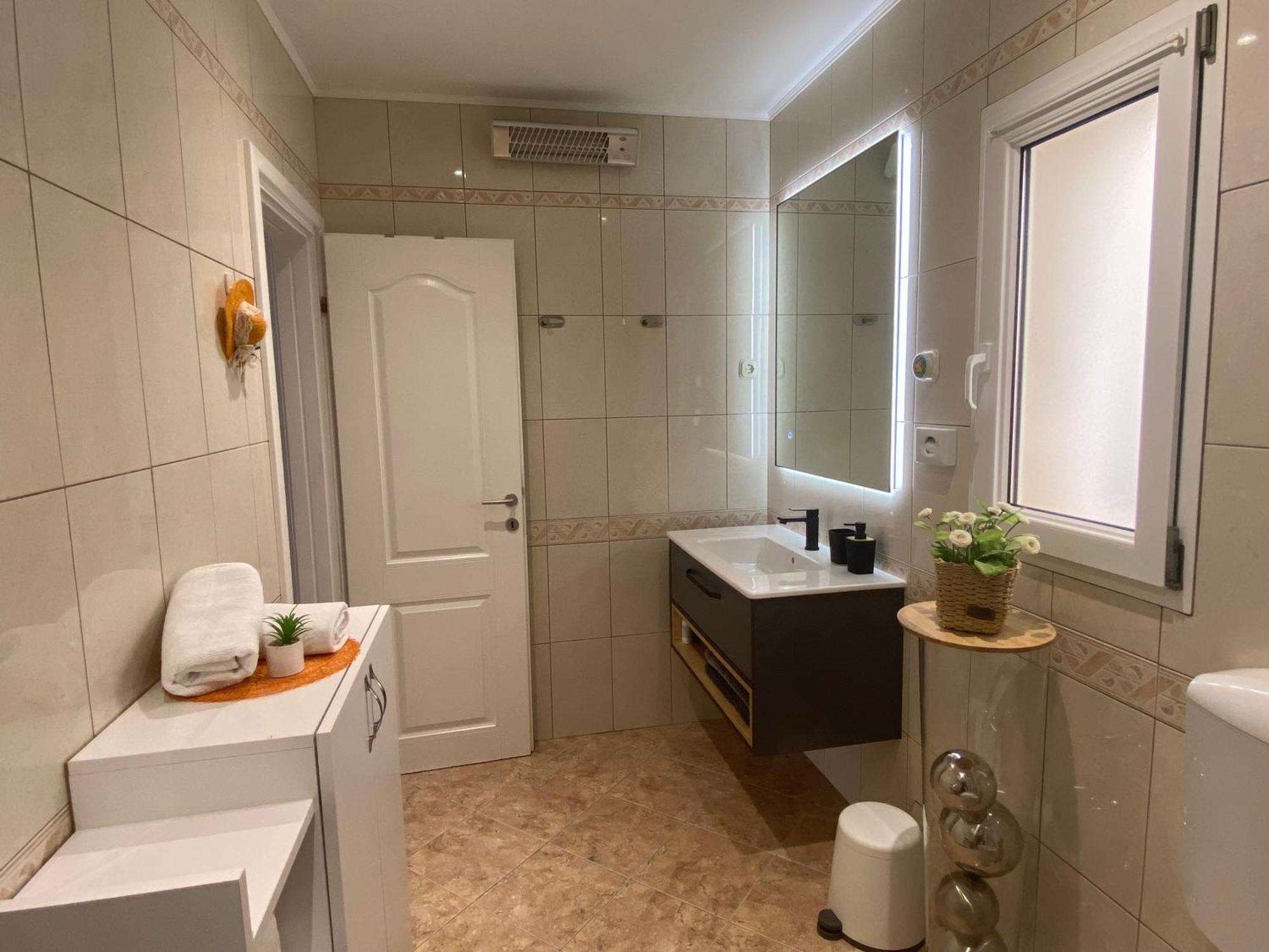 Apartment Simon - Old Stone Charm, Central Bol Life Esterno foto